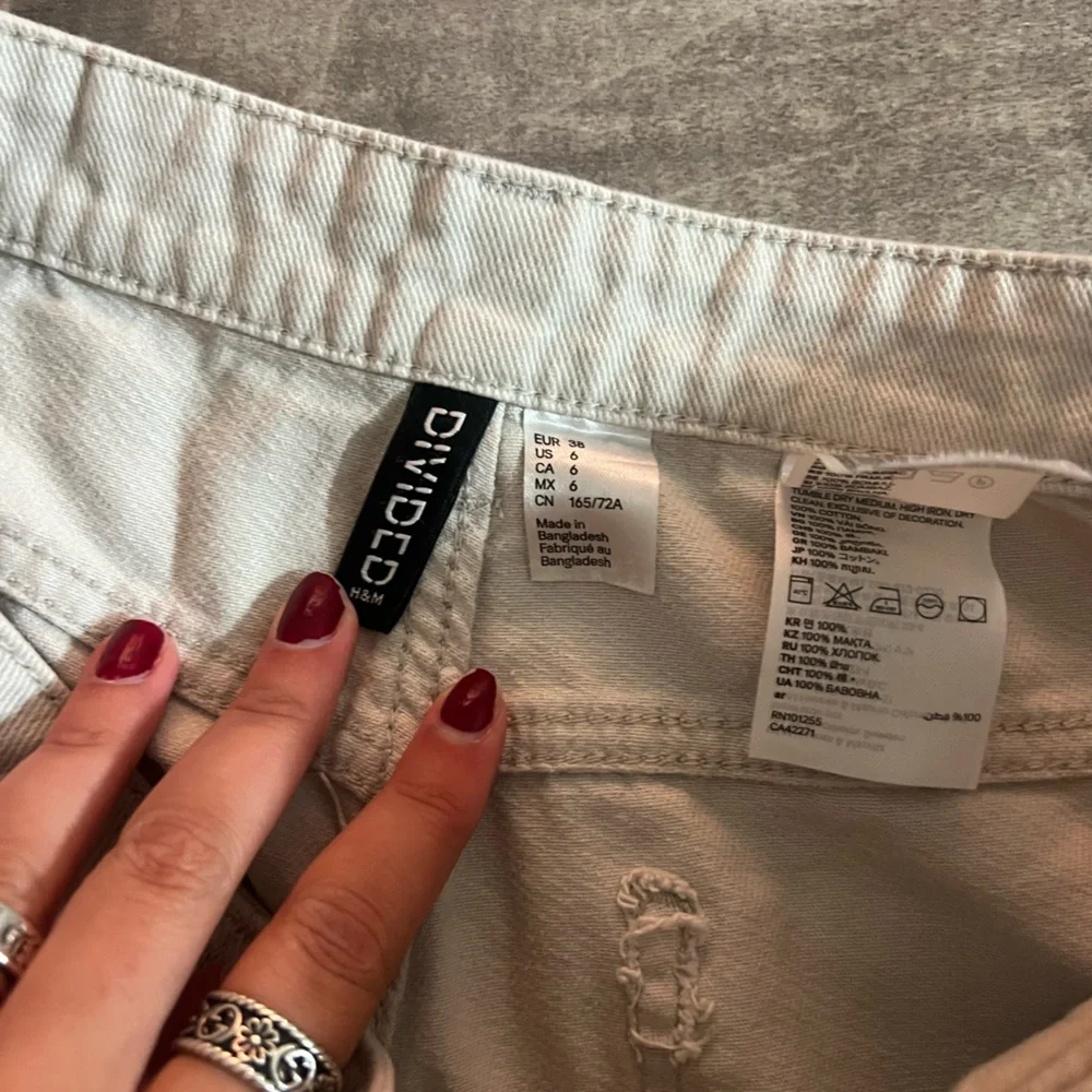H&M Cargo pants - Picture 2 of 3